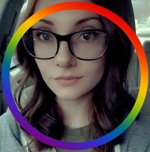 Meet your Posher, Lydia